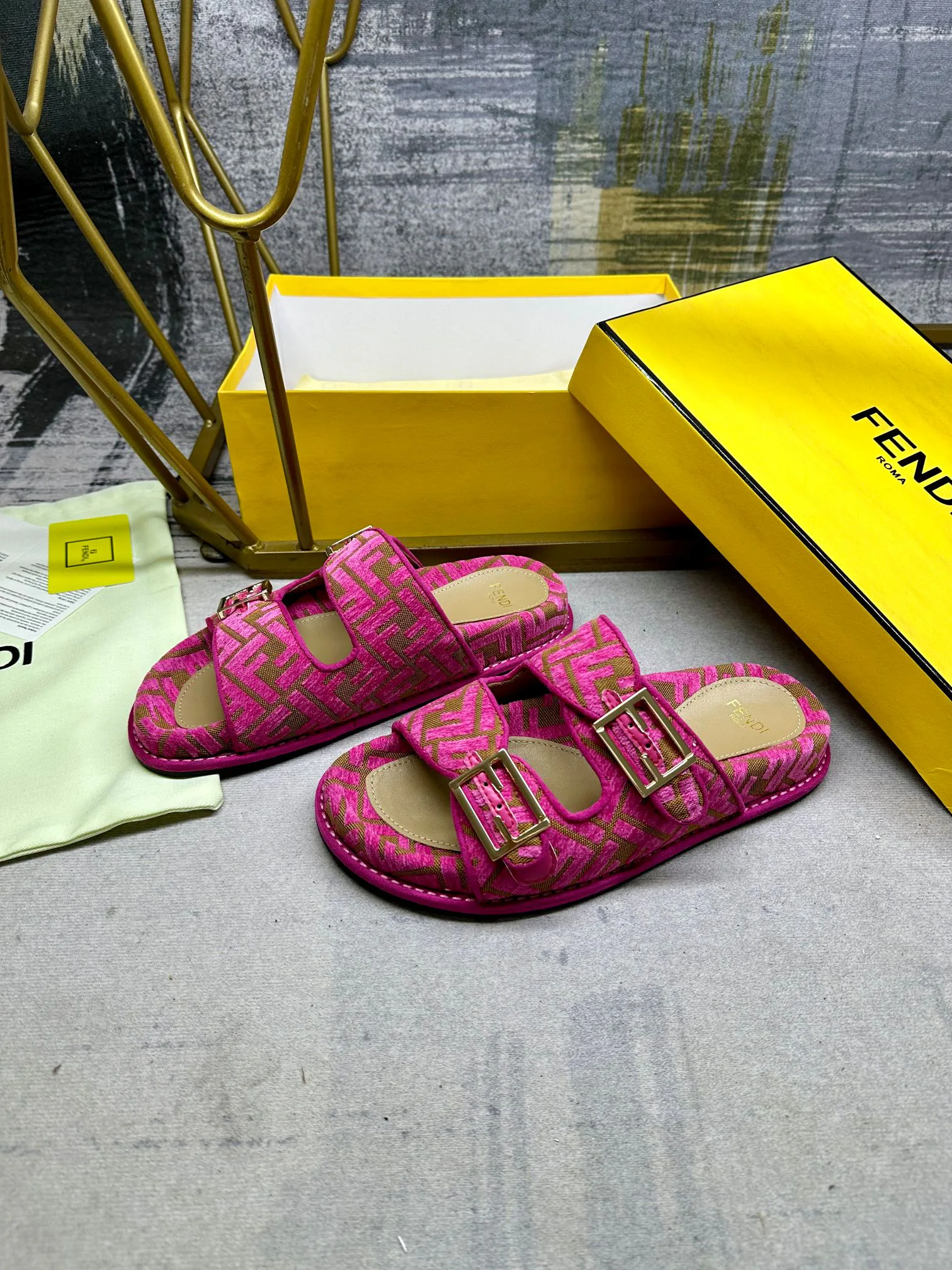 Шлепанцы Женские Fendi 34602