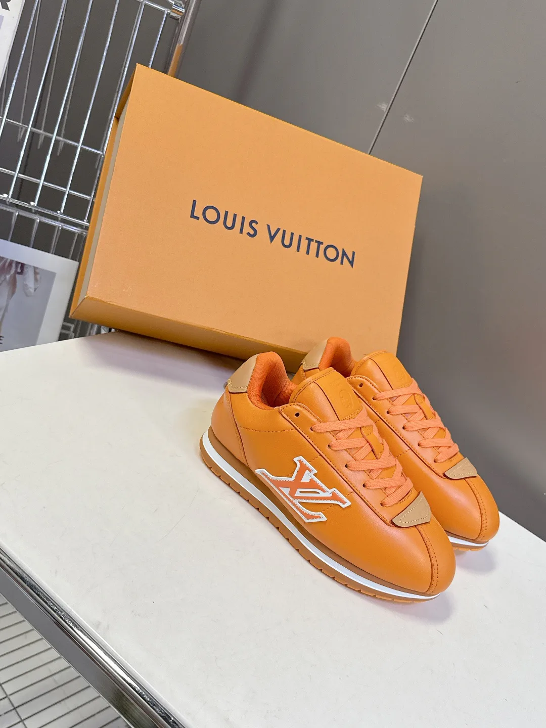 Кроссовки Женские Louis Vuitton 18005443