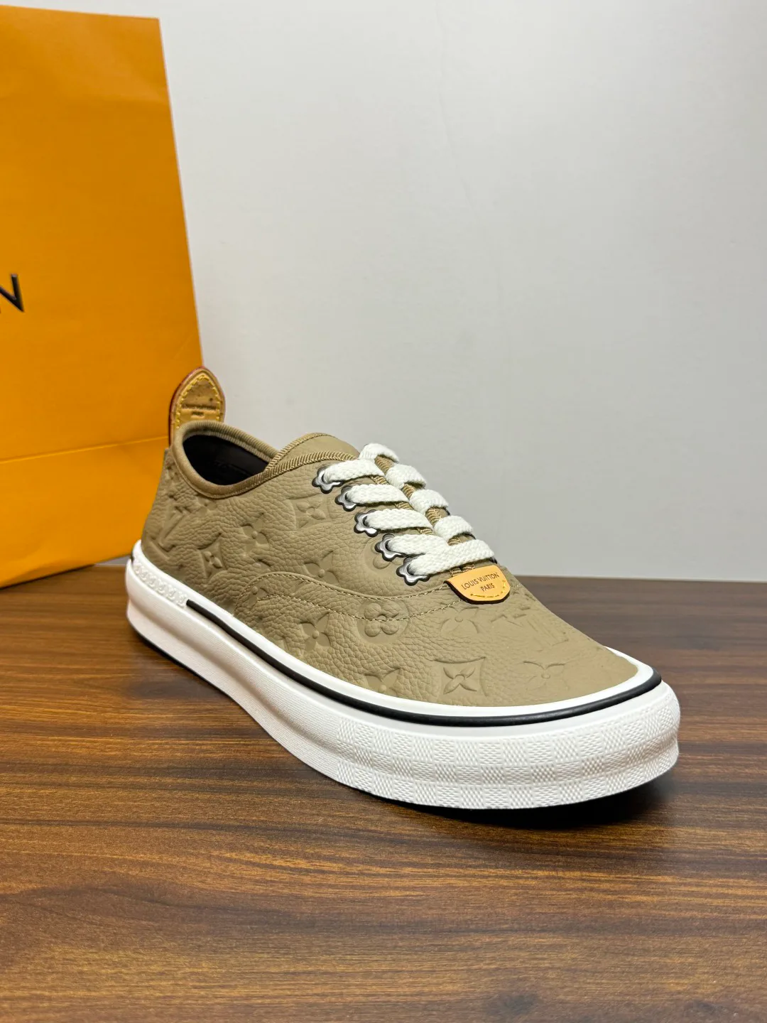 Кроссовки Мужские Louis Vuitton 19716465