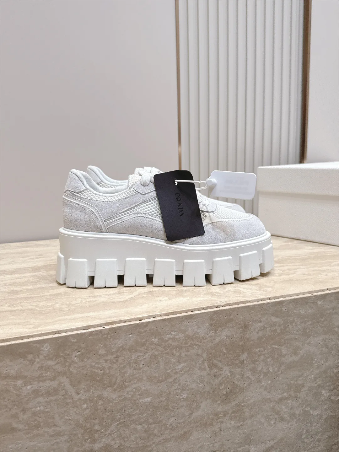 Кроссовки Женские Prada 17801702