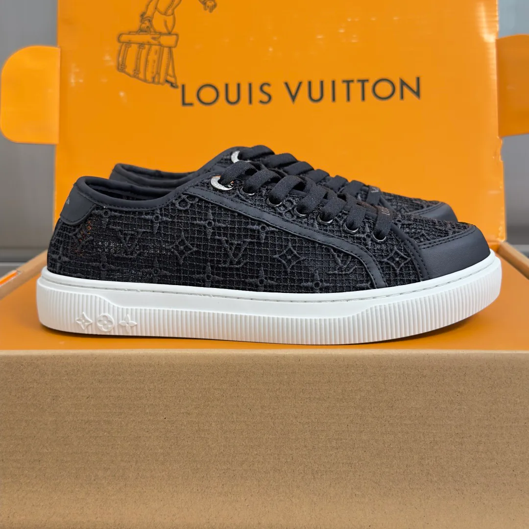 Кроссовки Женские Louis Vuitton 17950715
