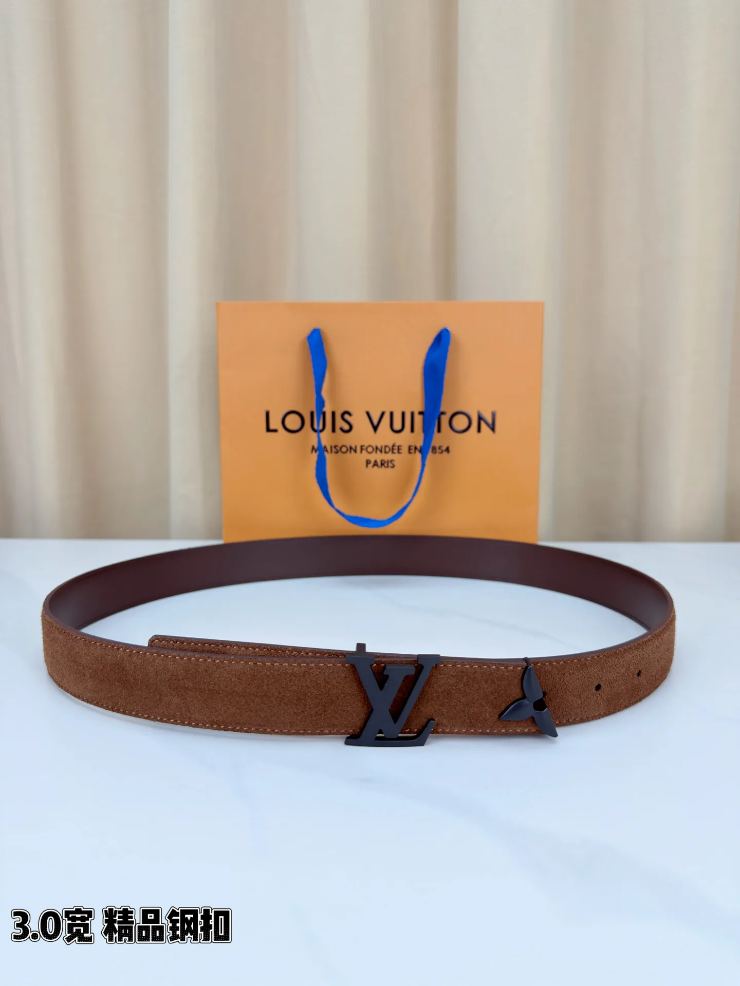 Ремни Louis Vuitton 1430187