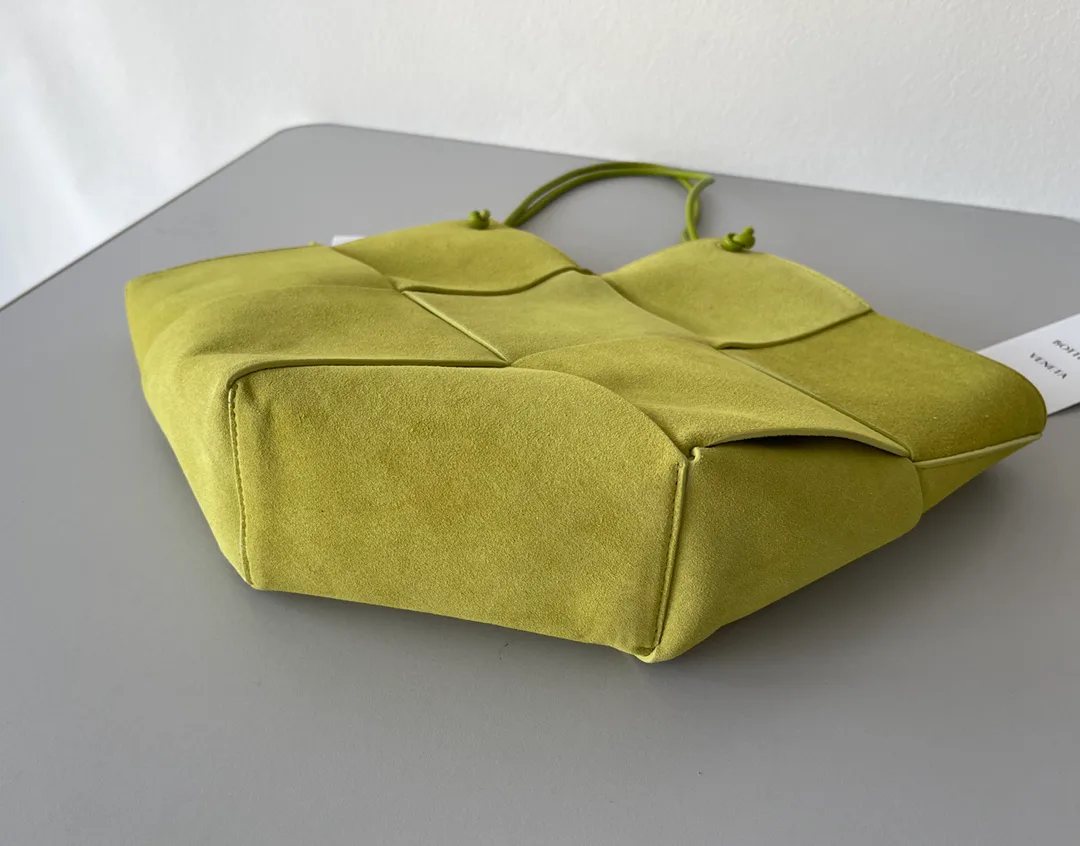 Классические Сумки Женские Bottega Veneta 10633452