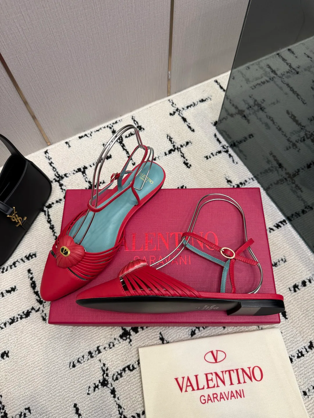 Босоножки Женские Valentino 18598094