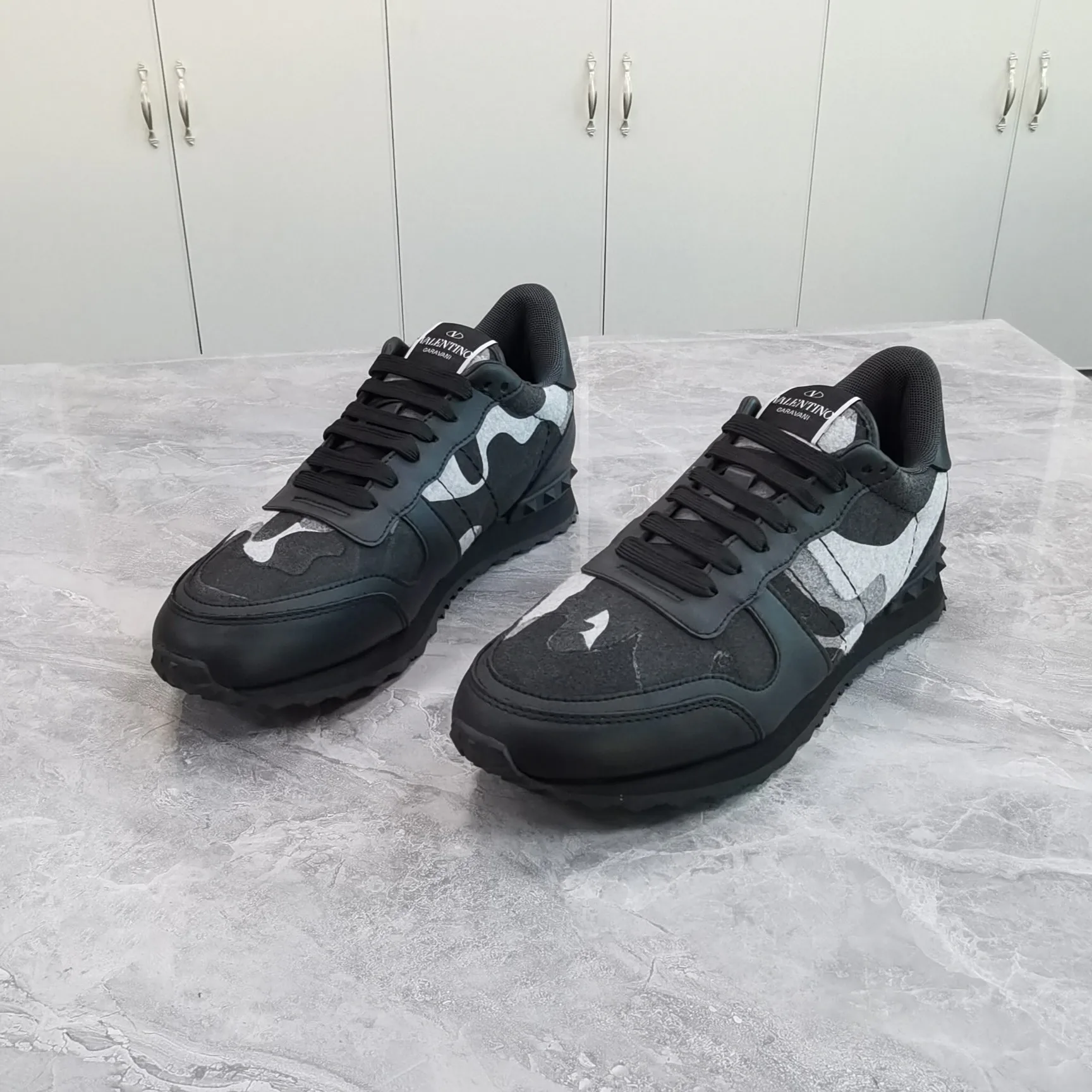 Кроссовки Женские Valentino 10736420