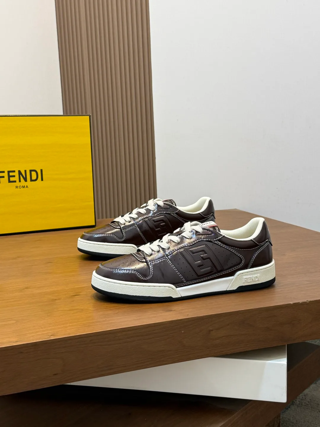 Кроссовки Женские Fendi 18770660