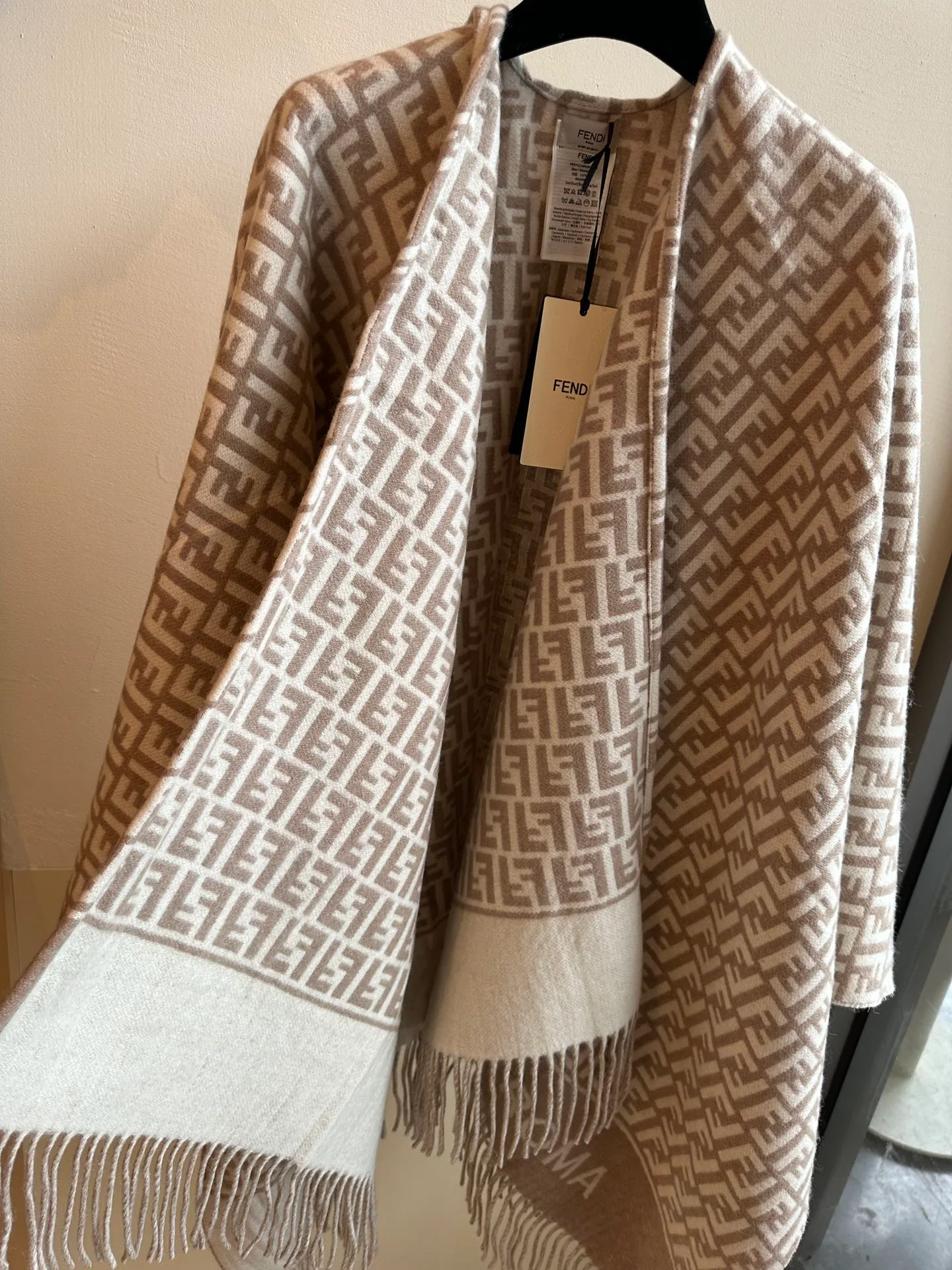 Шарфы Fendi 1813583