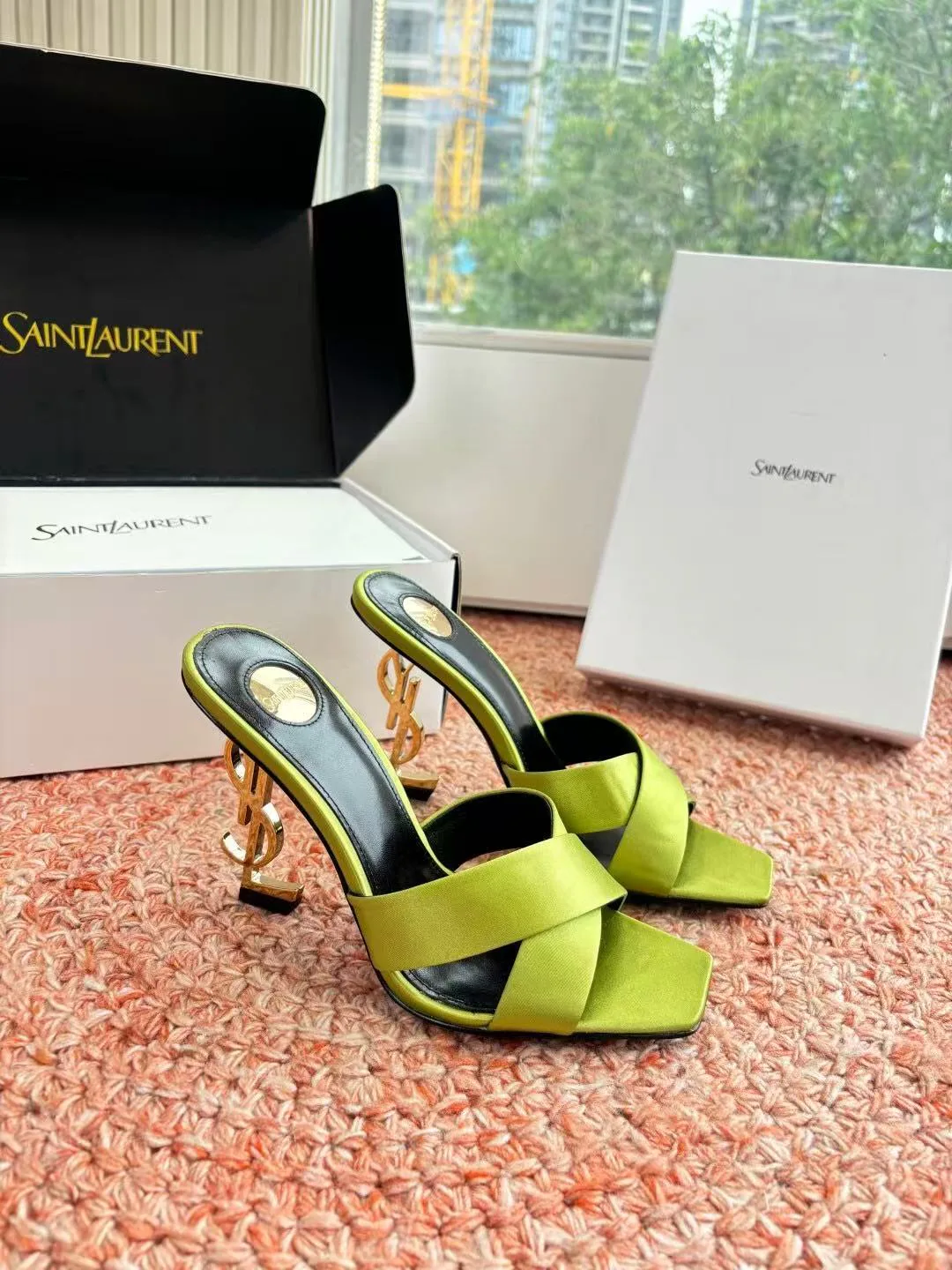 Босоножки Женские Saint Laurent 11660250