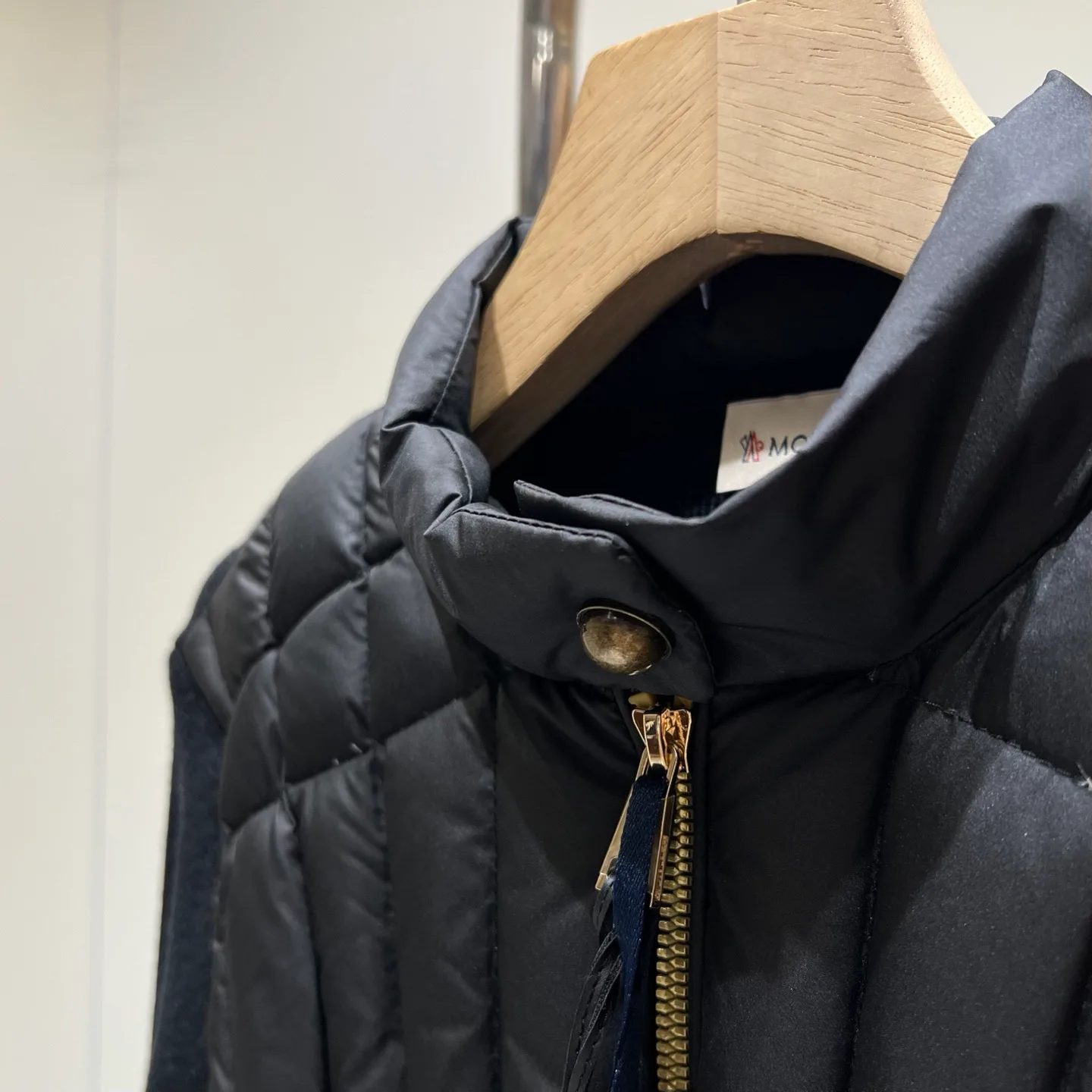 Куртки И Пуховики Женские Moncler 18174917