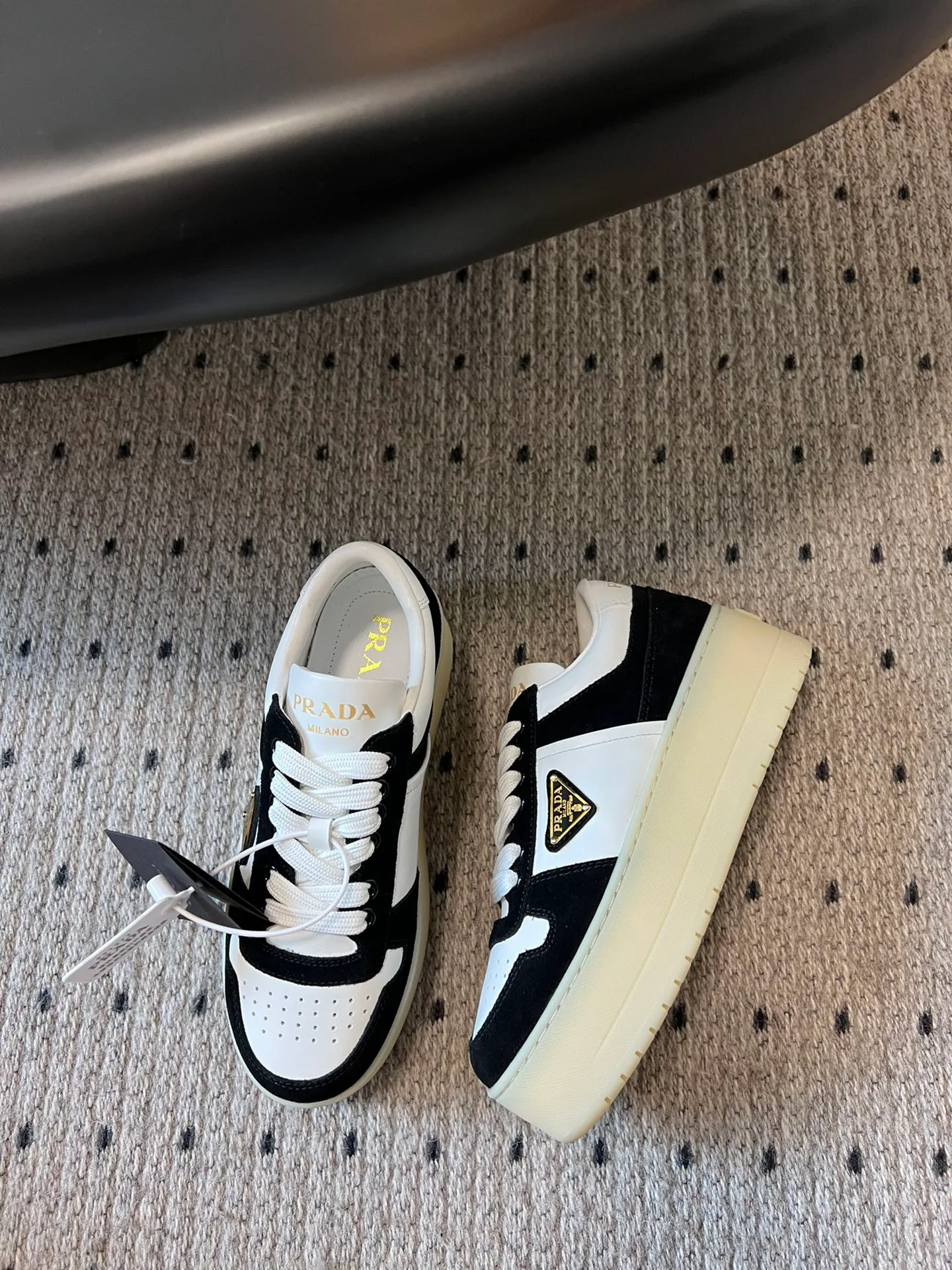 Кроссовки Женские Prada 8909