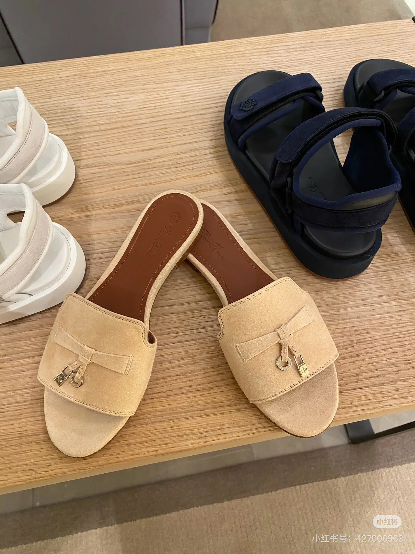 Шлепанцы Женские Loro Piana 25985