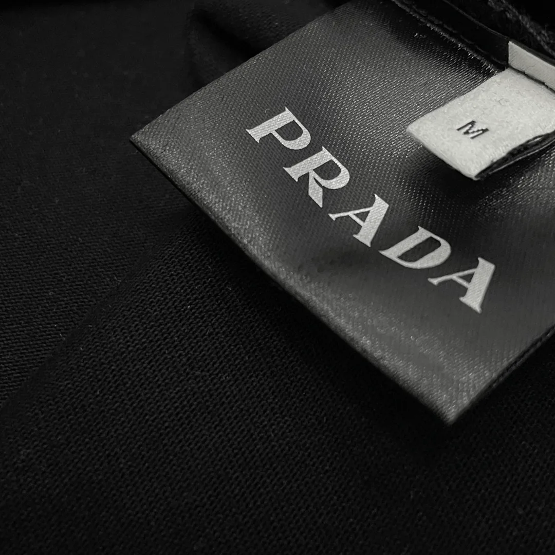 Футболки Женские Prada 12538567