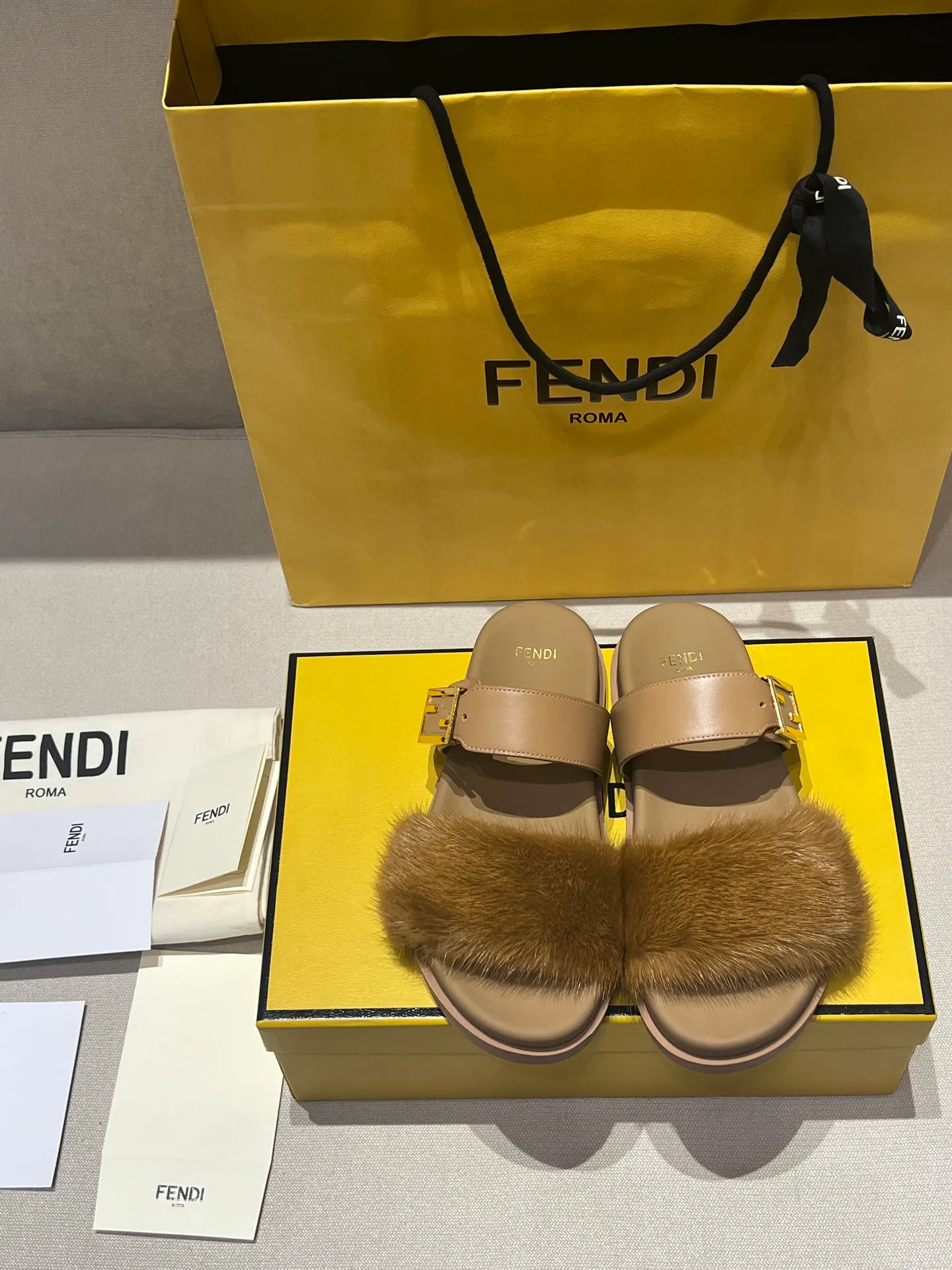 Сандалии Женские Fendi 11620520