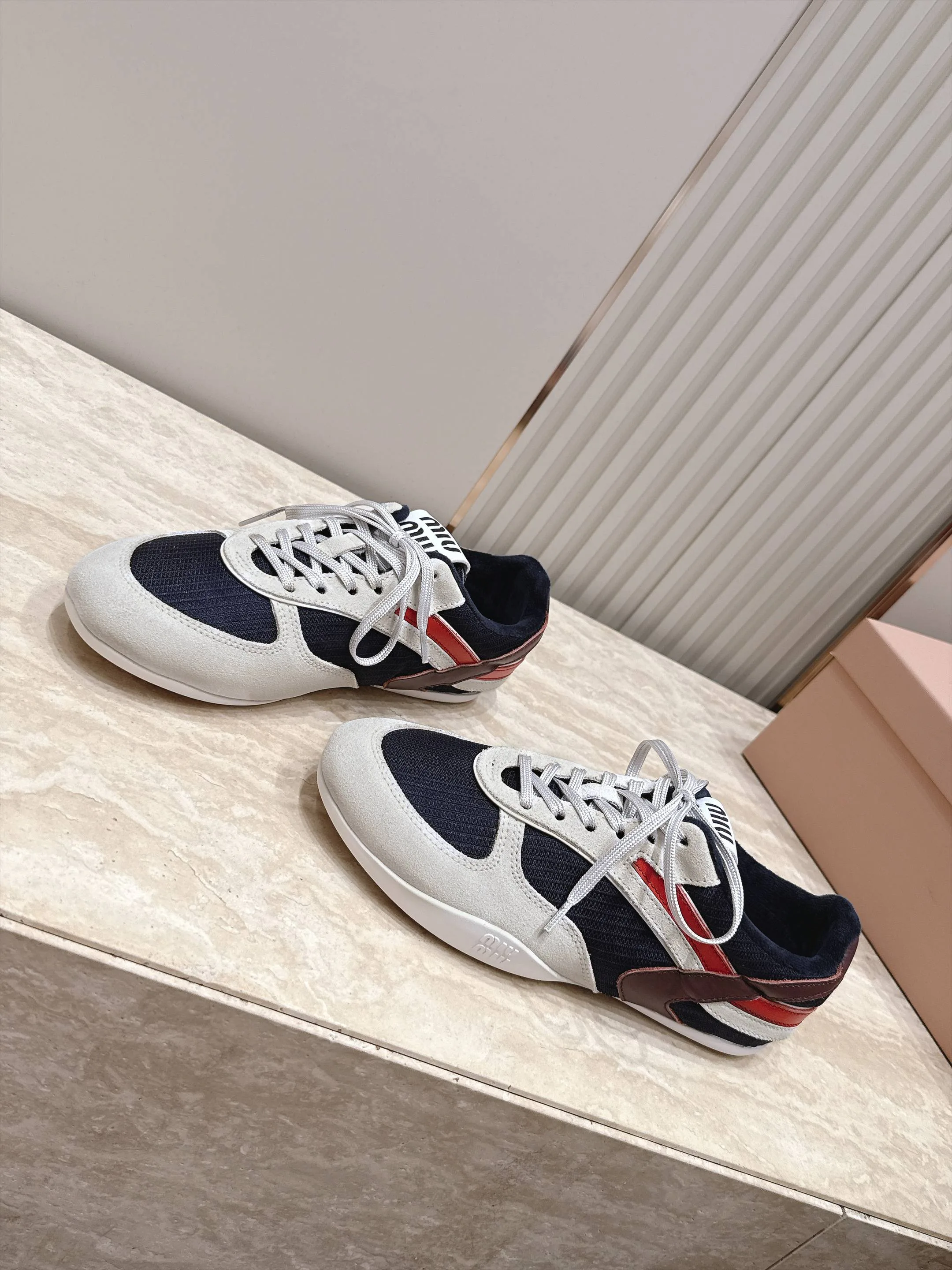 Кроссовки Женские Miu Miu 17963746