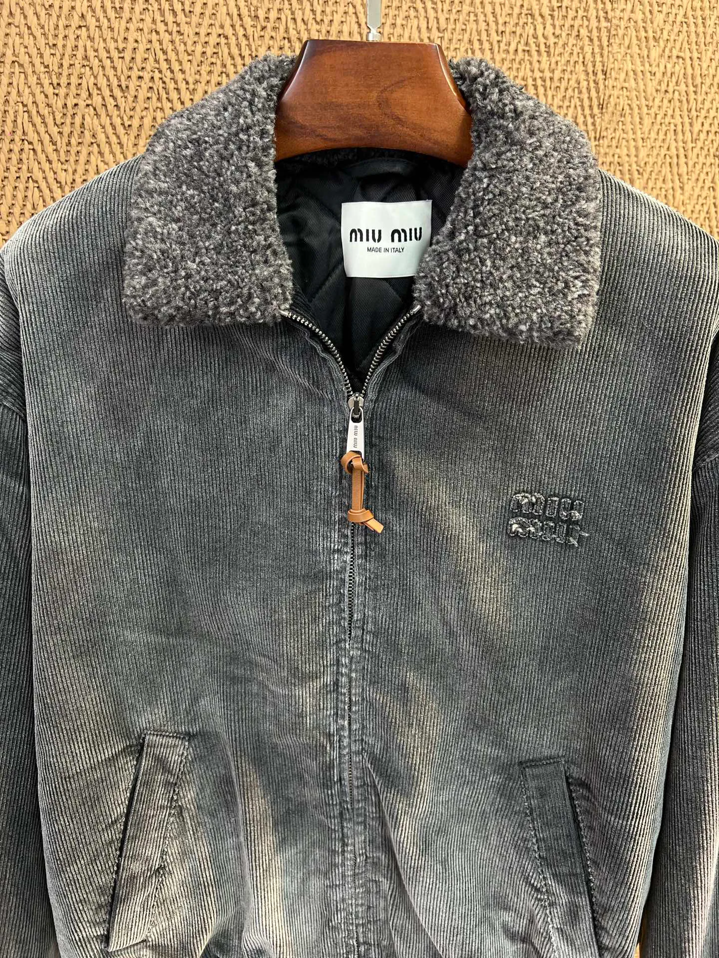 Куртки И Пуховики Женские Miu Miu 18324206