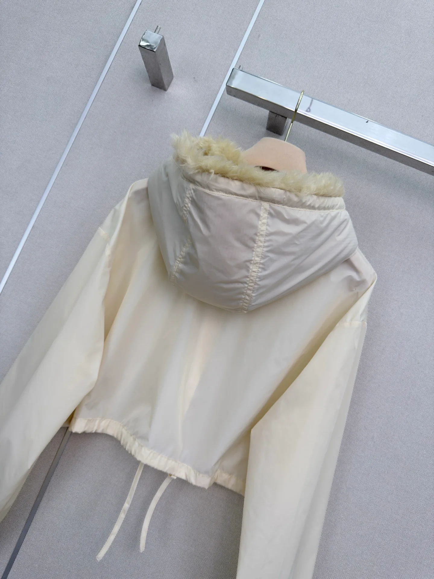 Куртки И Пуховики Женские Miu Miu 18108324