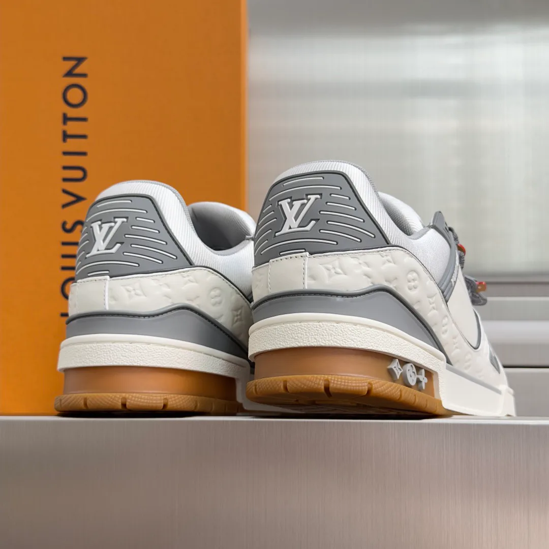 Кроссовки Женские Louis Vuitton 17772029