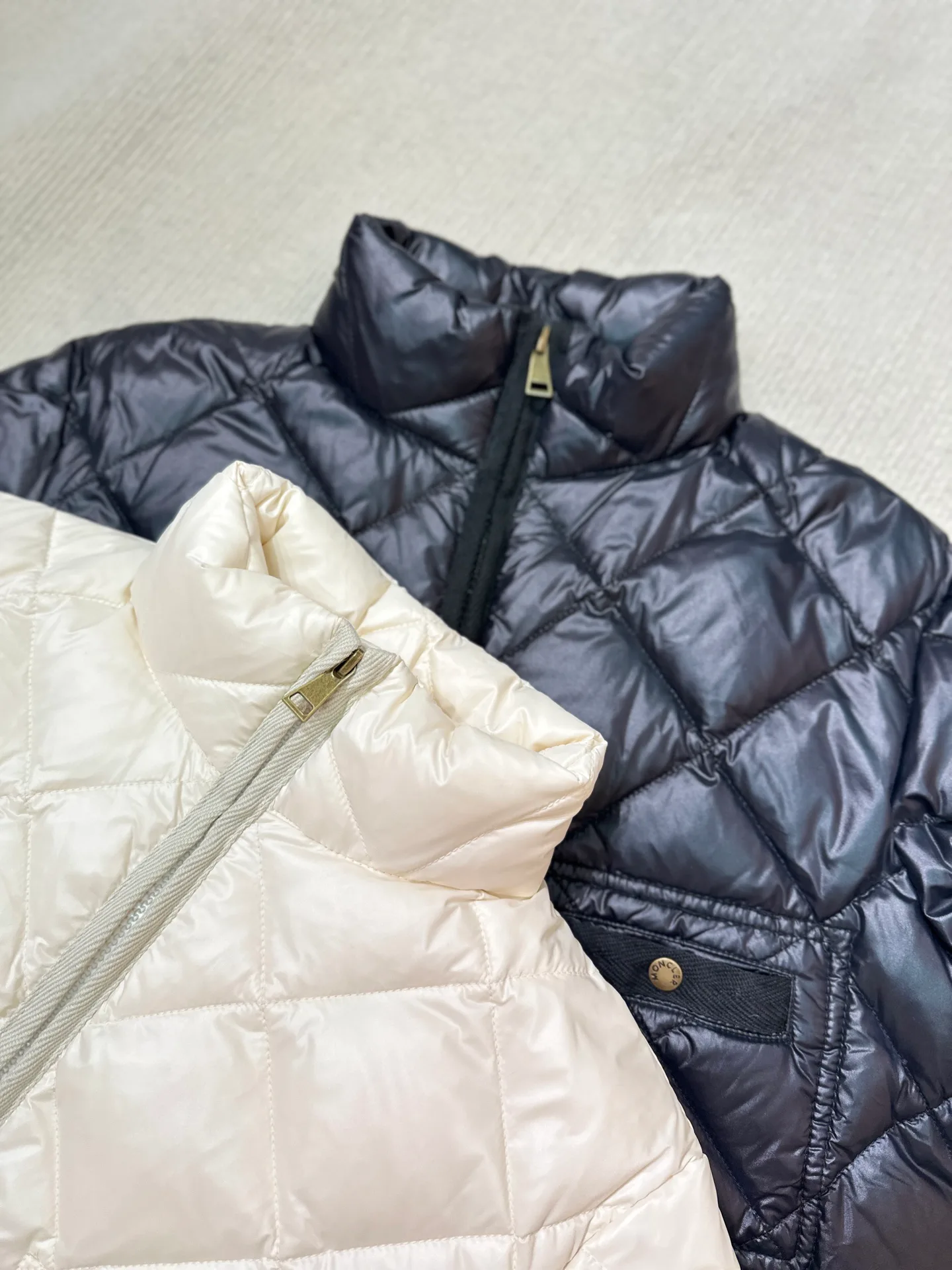 Куртки И Пуховики Женские Moncler 17938425