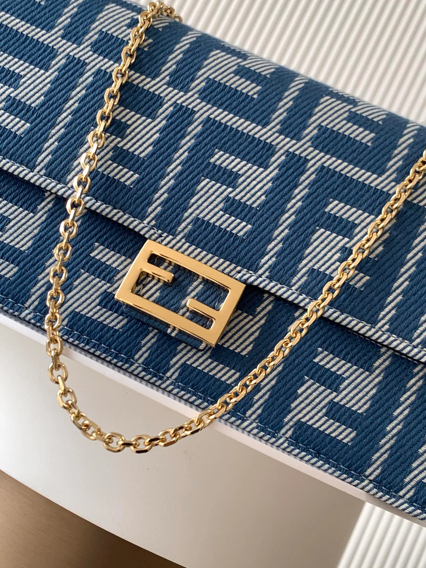 Классические Сумки Женские Fendi 13234536