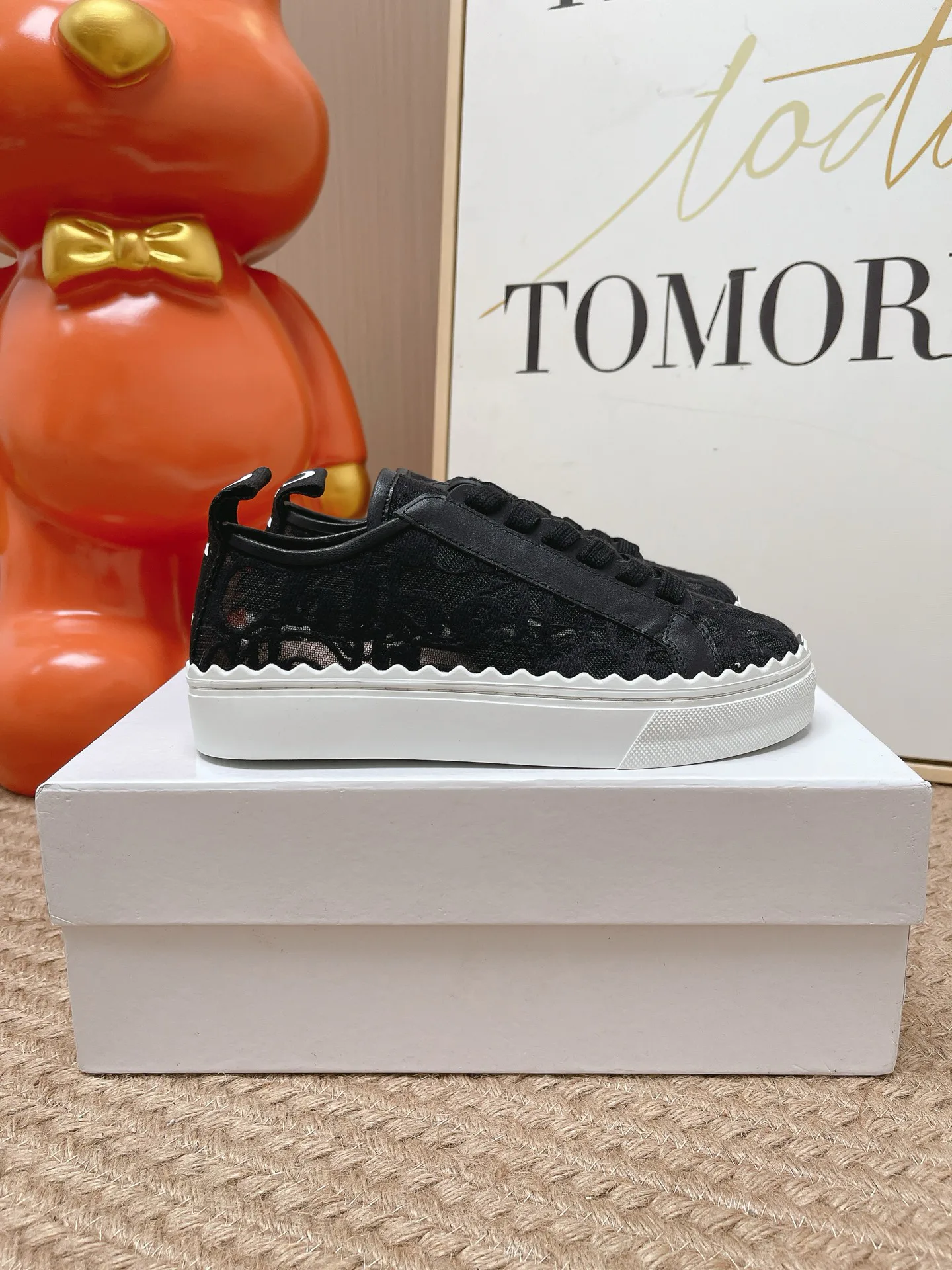 Кроссовки Женские Chloe 16892210