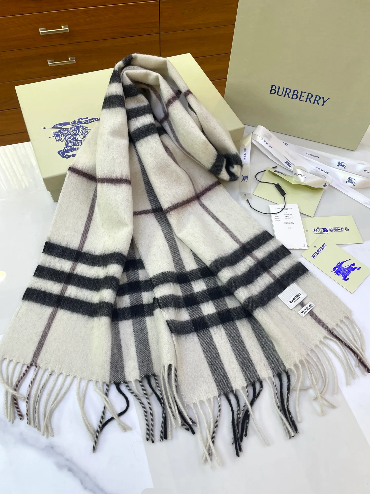 Шарфы Burberry 6645290