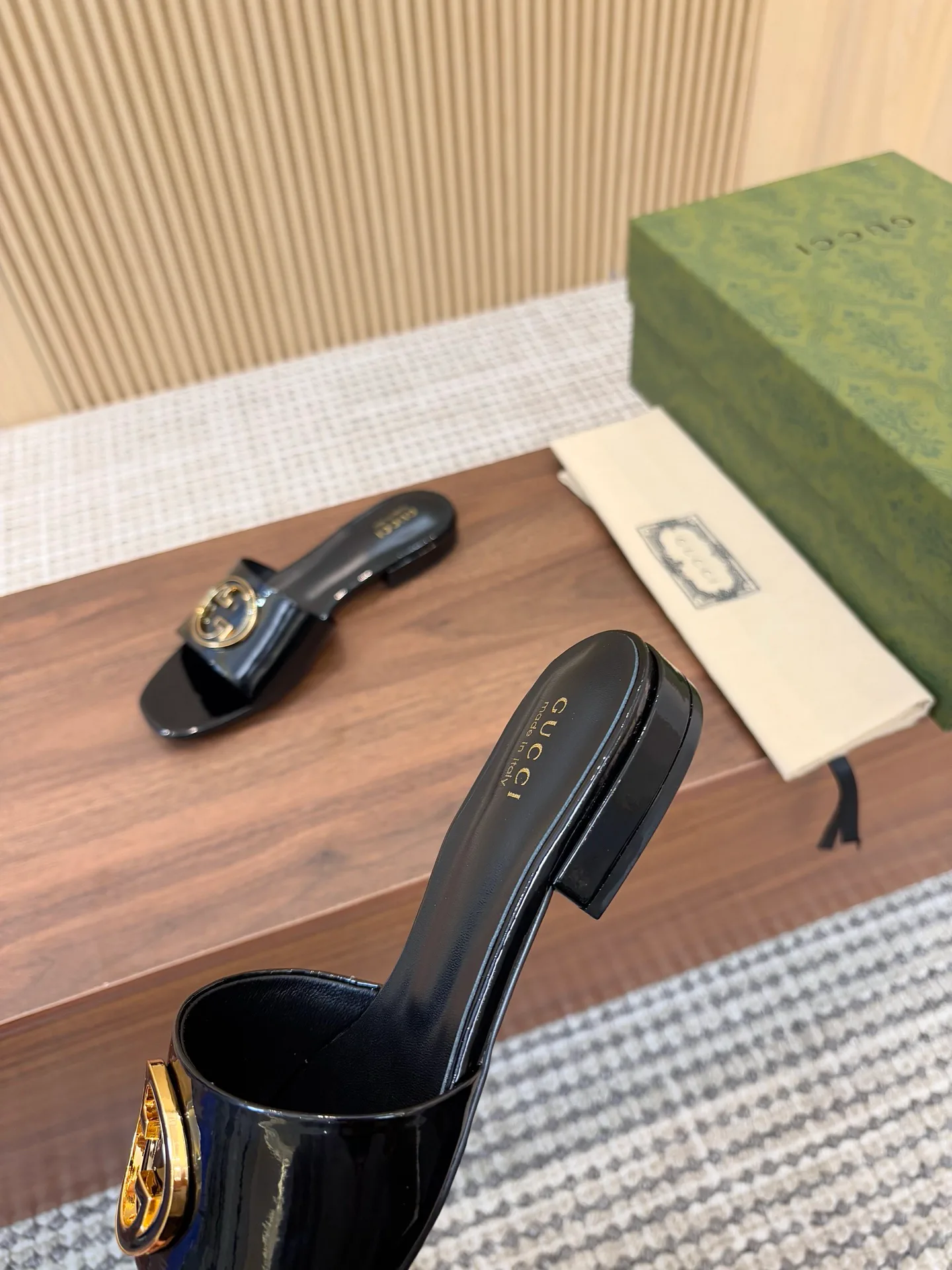 Шлепанцы Женские Gucci 14156