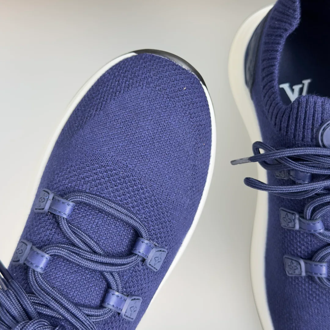 Кроссовки Женские Louis Vuitton 17950530
