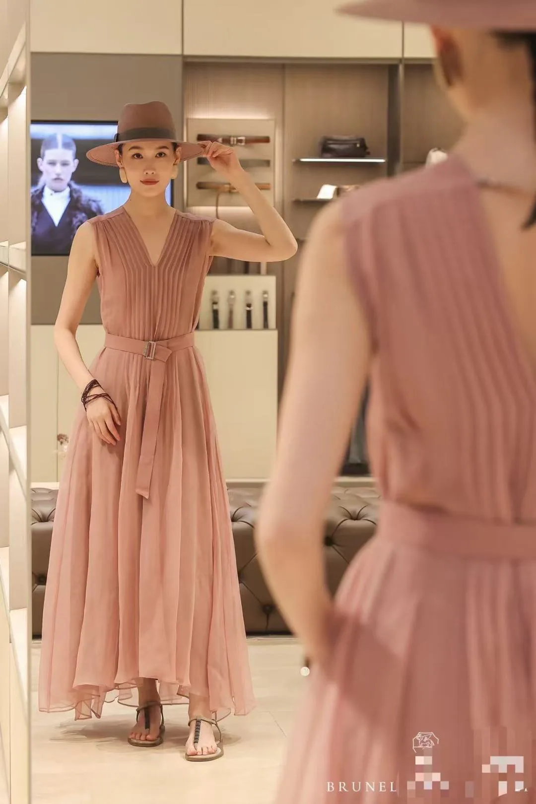 Платья Женские Brunello Cucinelli 11213136