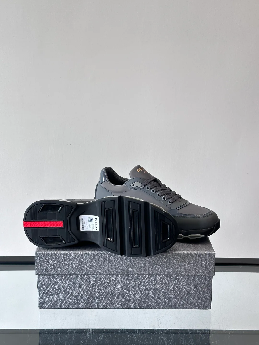 Кроссовки Мужские Prada 10697426