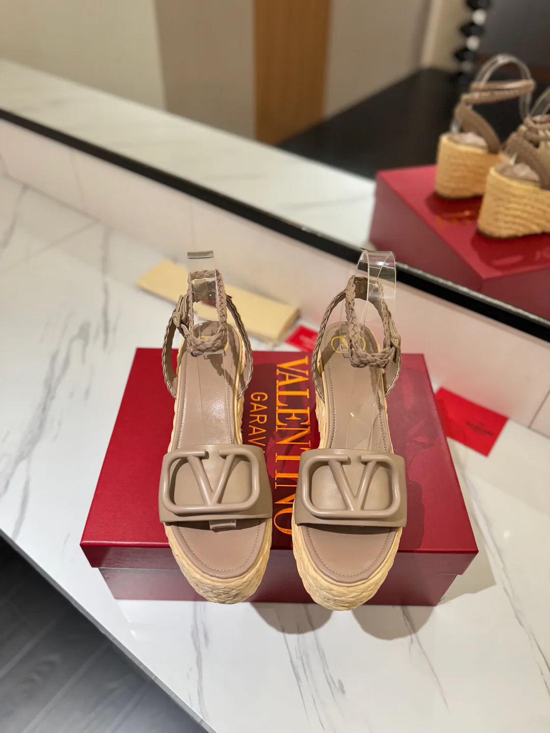 Босоножки Женские Valentino 17946614