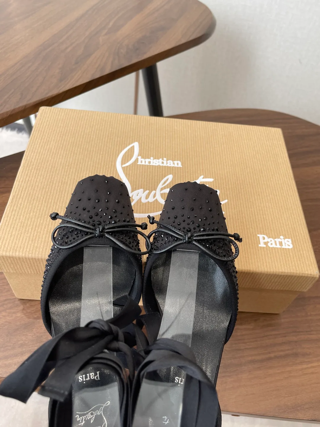 Босоножки Женские Christian Louboutin 11966292