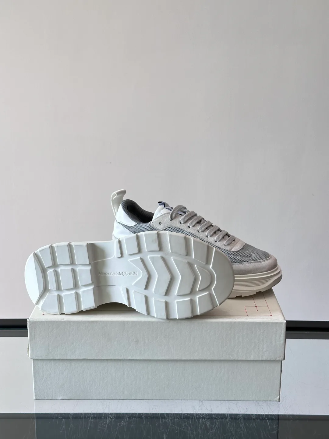 Кроссовки Женские Alexander Mcqueen 17328783