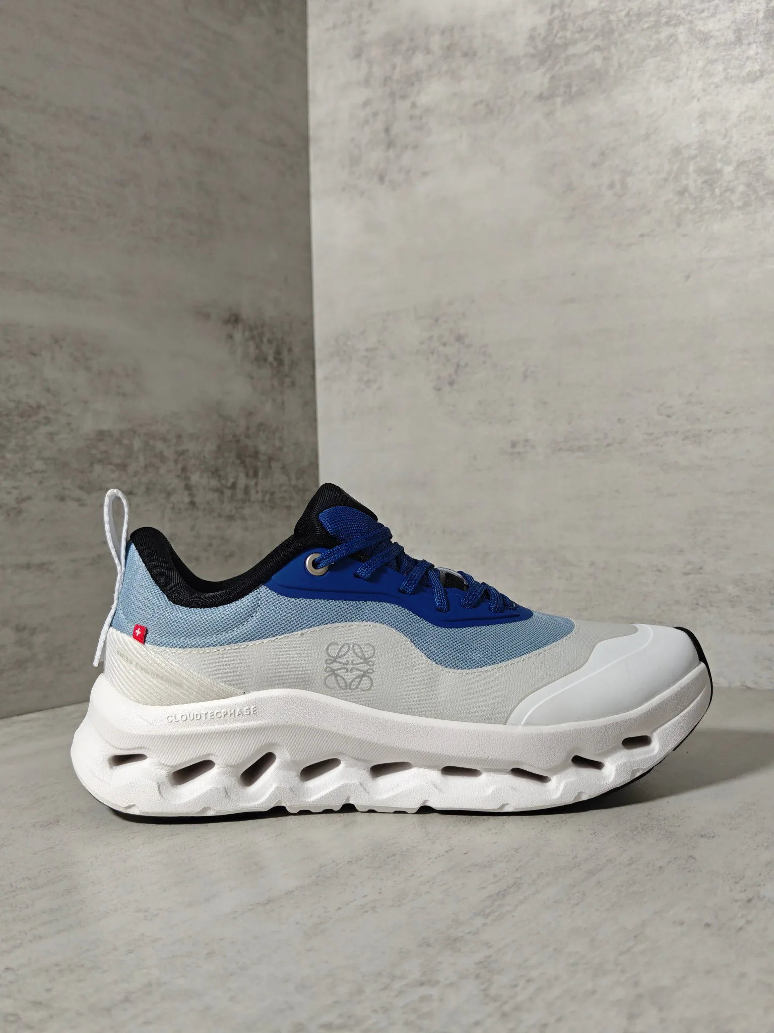 Кроссовки Женские Loewe 108300