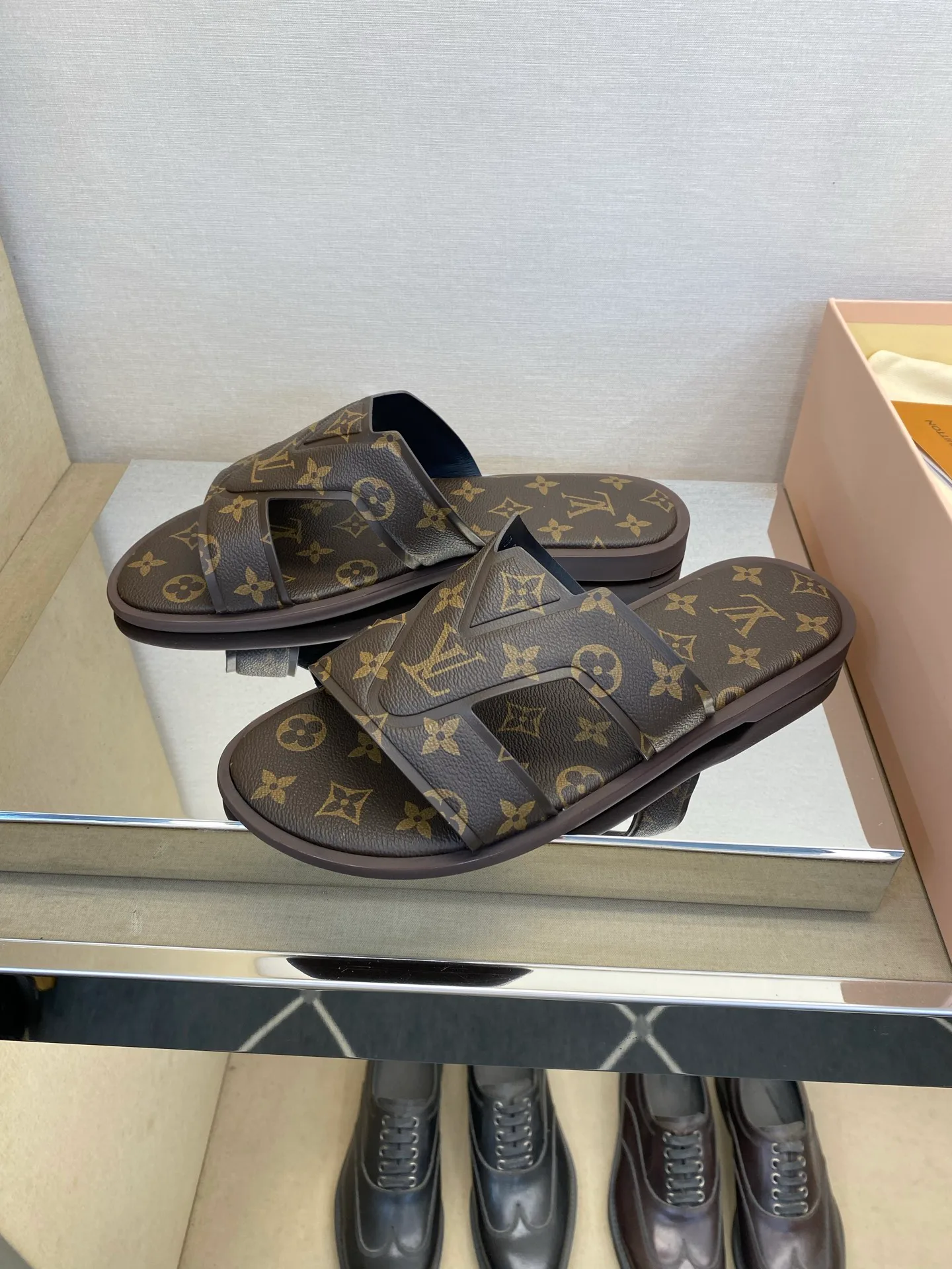 Шлепанцы Мужские Louis Vuitton 13080181