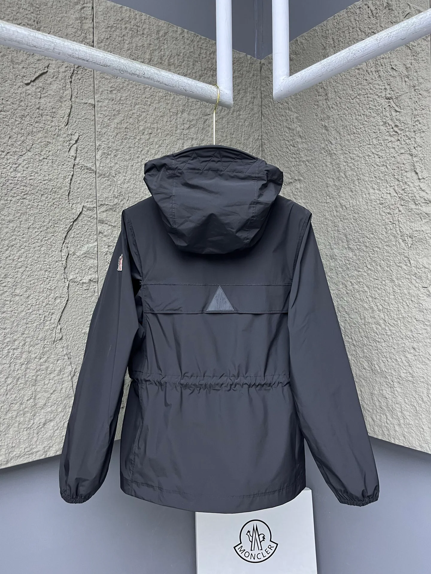Куртки И Пуховики Женские Moncler 14179695