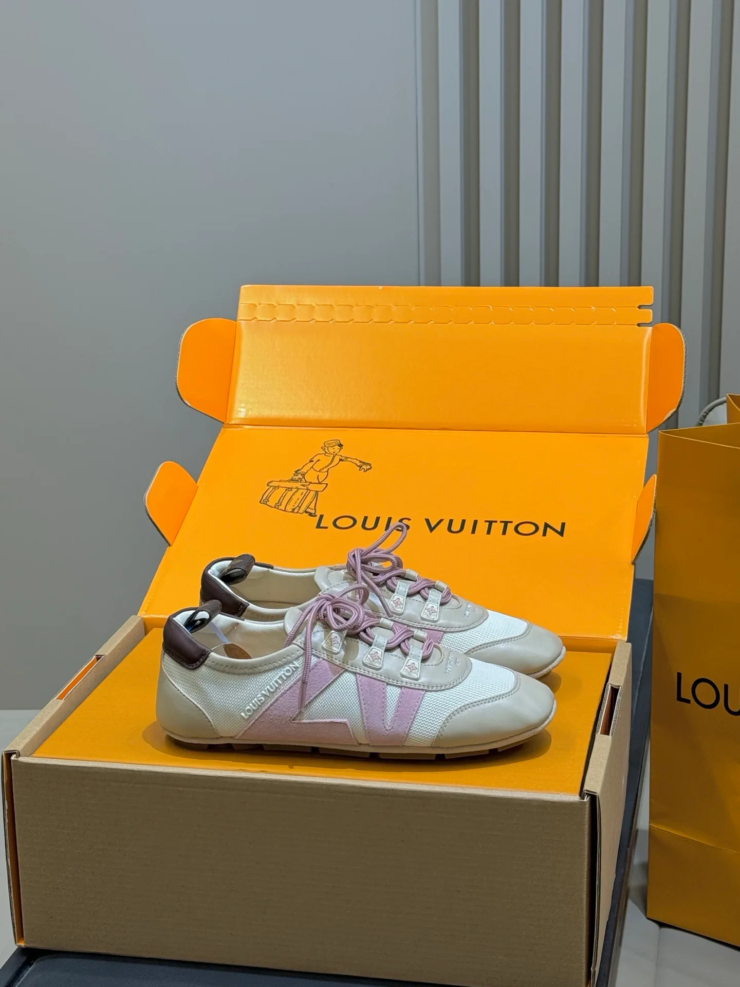 Кроссовки Женские Louis Vuitton 1130767