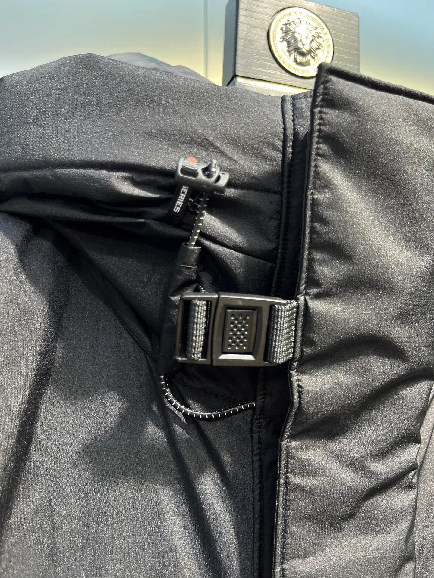 Куртки И Пуховики Женские The North Face 18130437