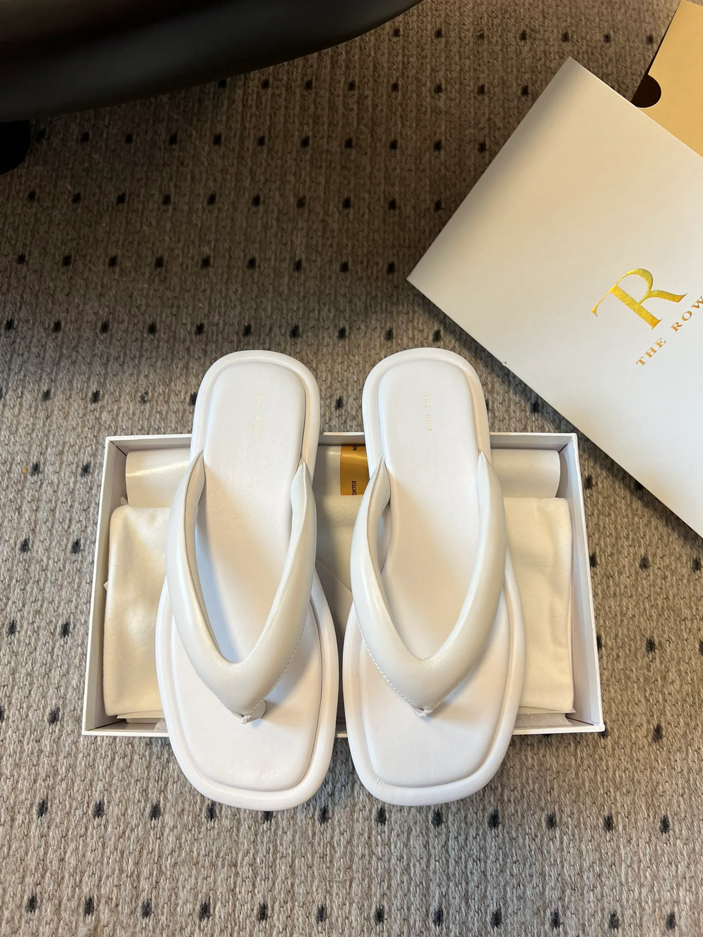 Шлепанцы Женские The Row 16641