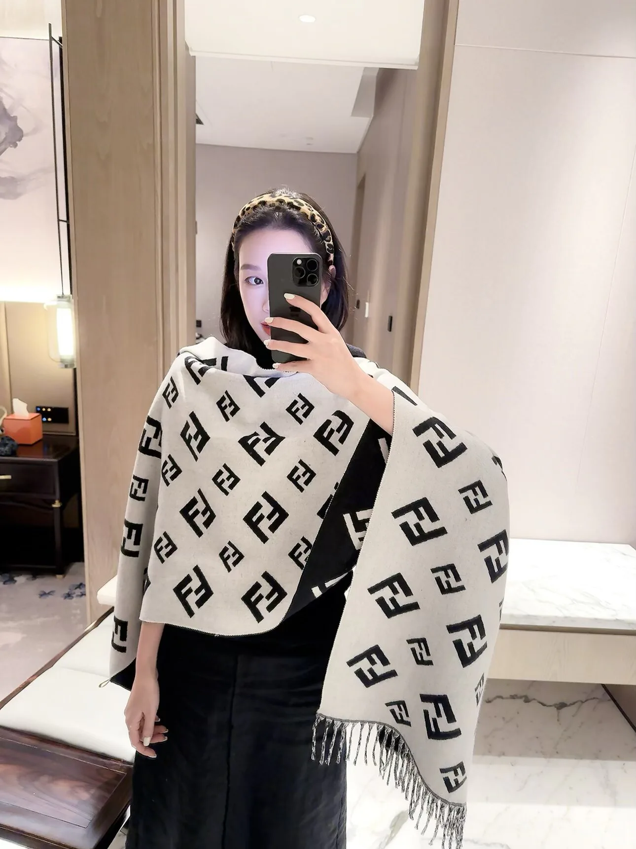 Шарфы Fendi 18322645