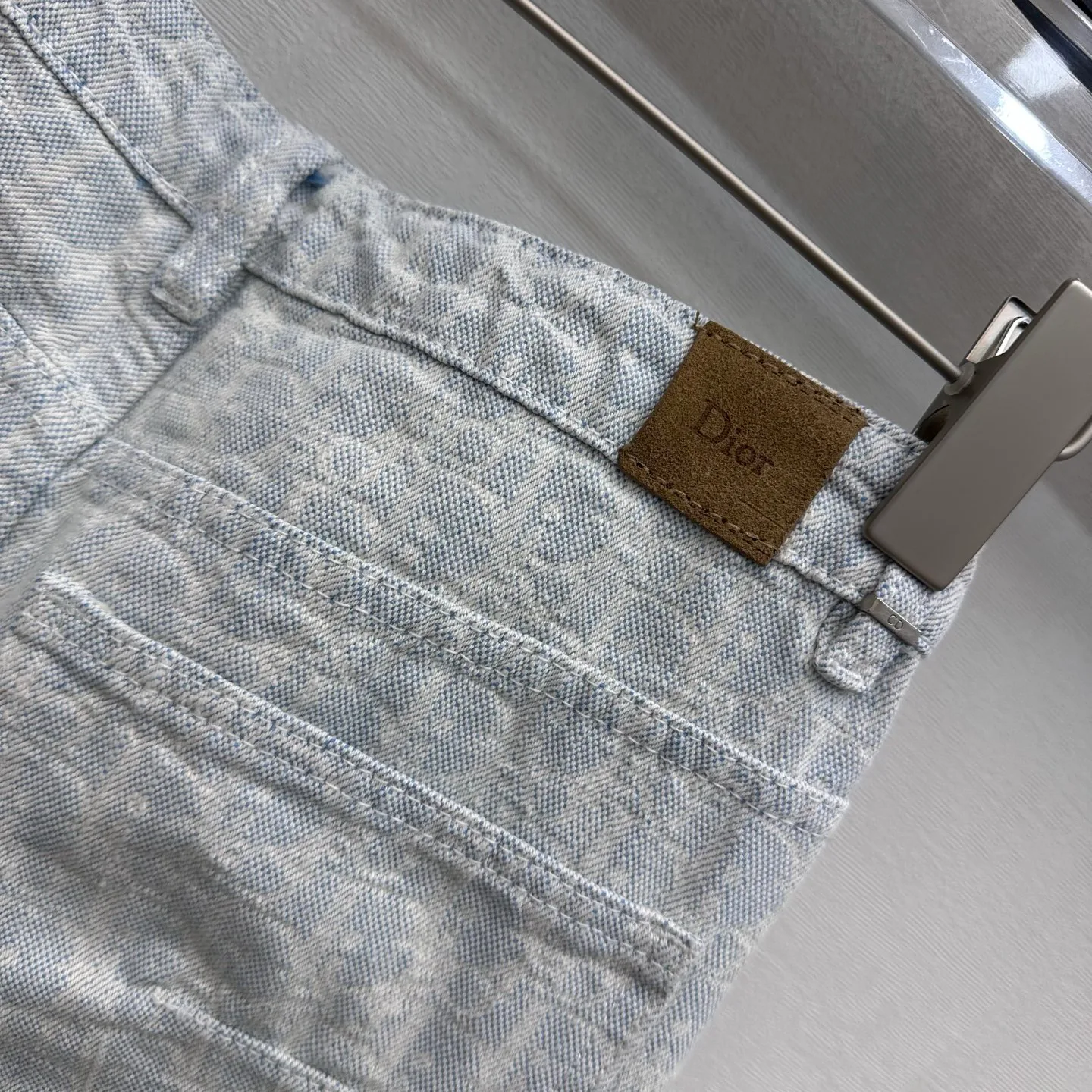 Джинсы Женские Christian Dior 18382122