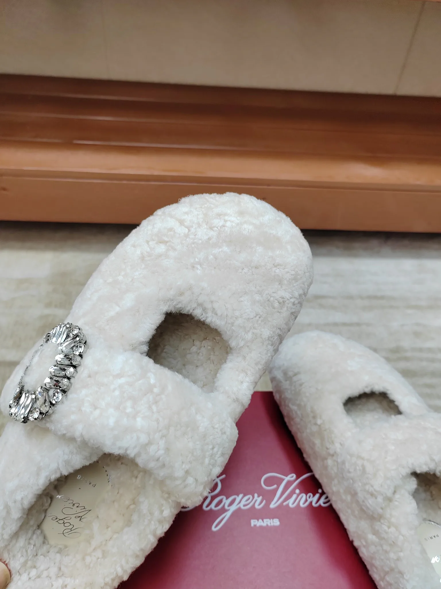Тапочки Женские Roger Vivier 17852285