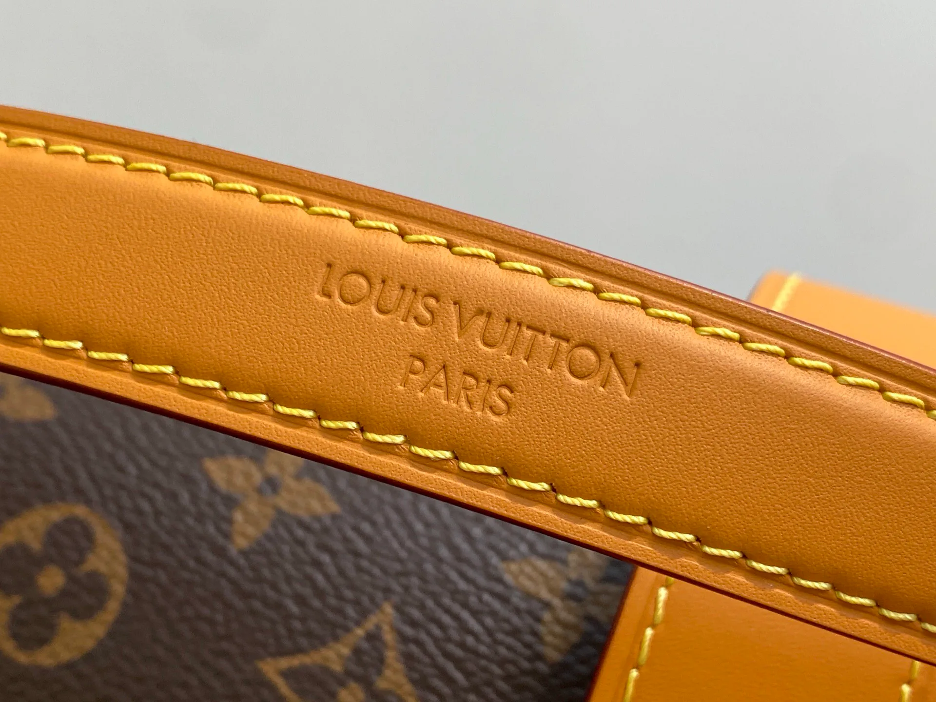 Классические Сумки Женские Louis Vuitton 18240335