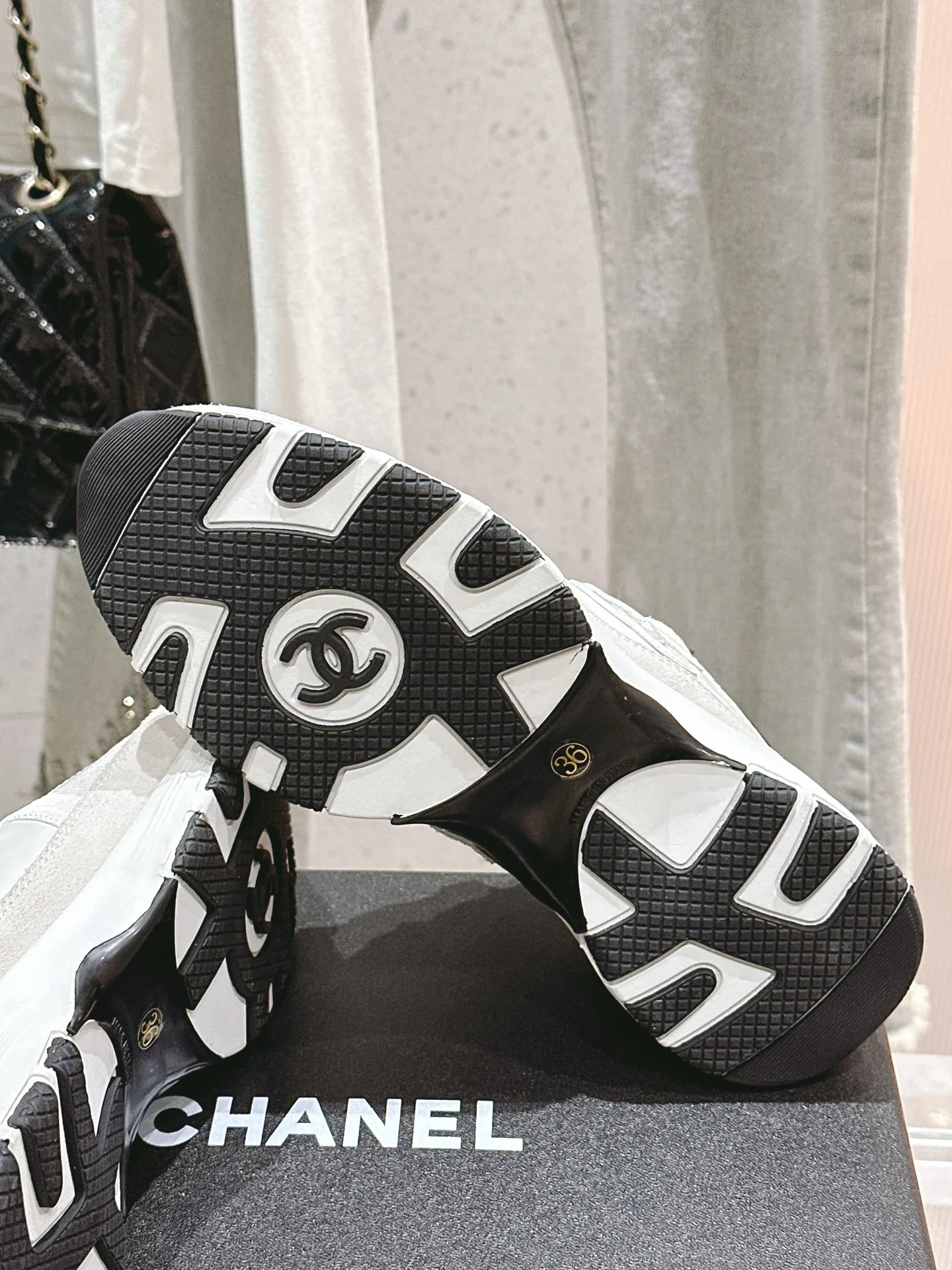 Кроссовки Женские Chanel 11405148