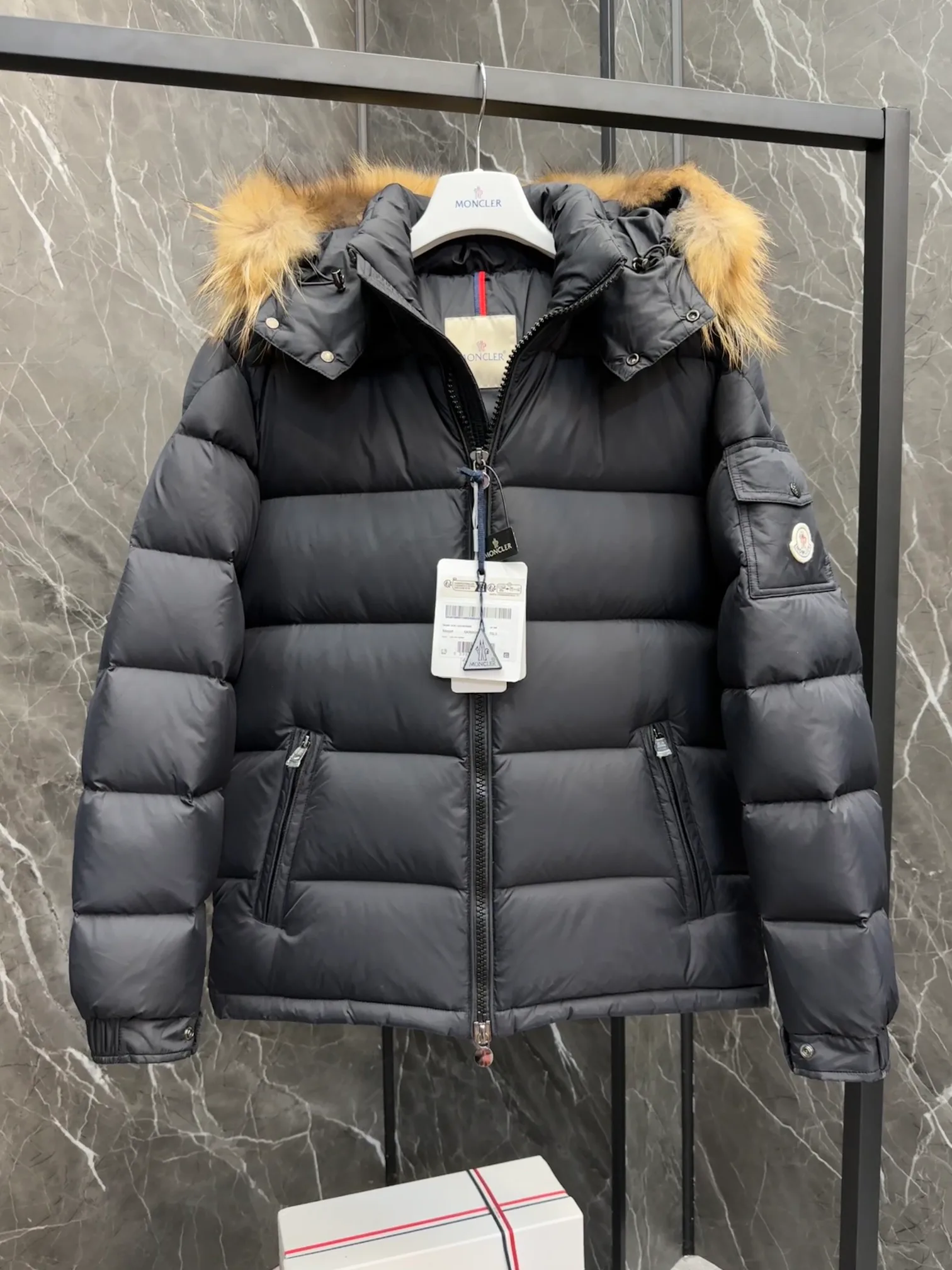 Куртки И Пуховики Мужские Moncler 407305