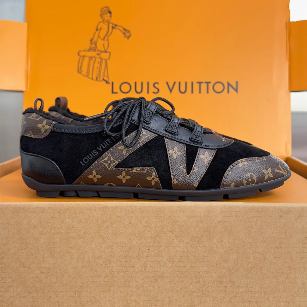 Кроссовки Женские Louis Vuitton 18719570