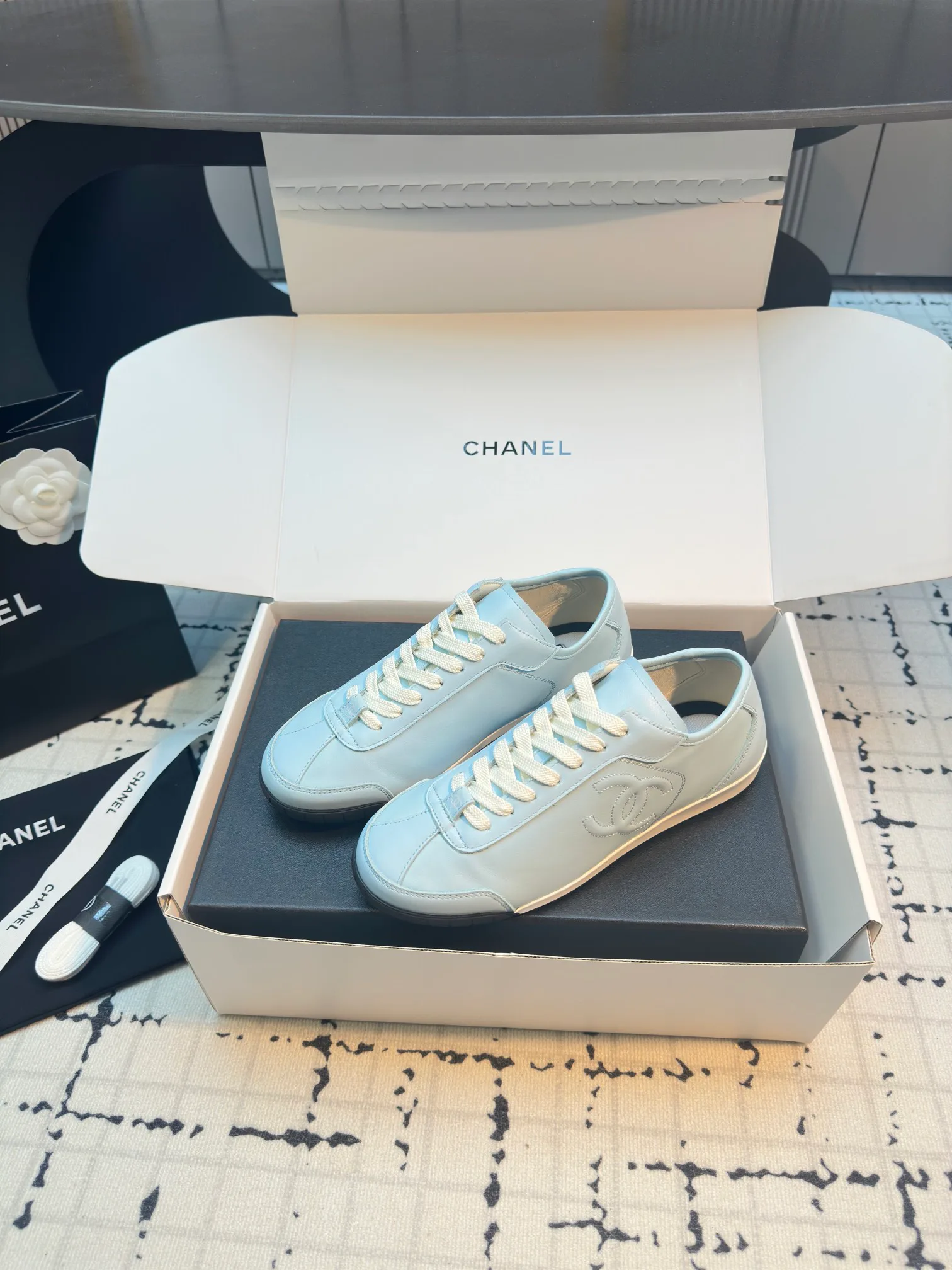 Кроссовки Женские Chanel 10468571