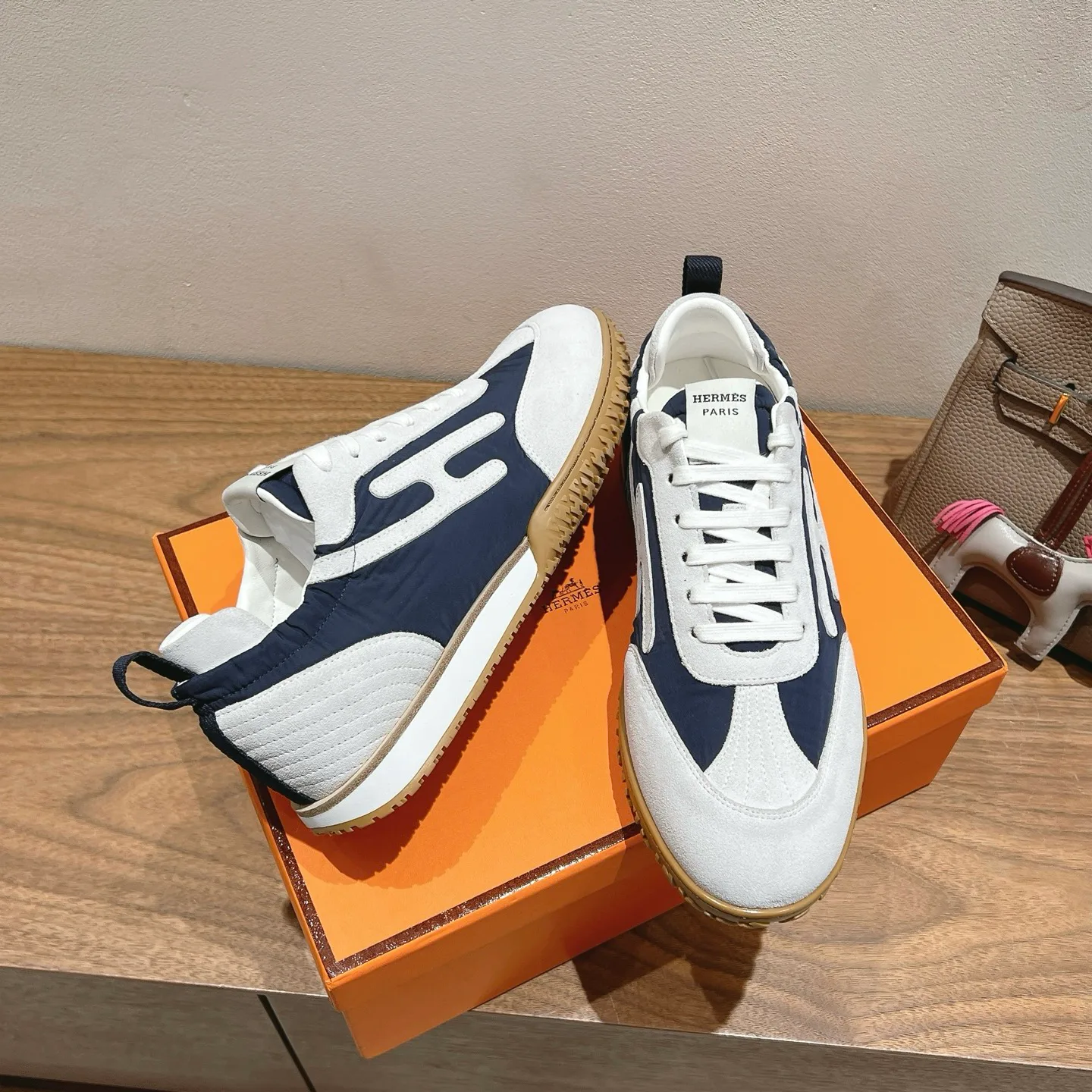 Кроссовки Женские Hermes 1872489