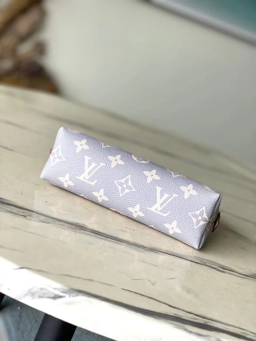 Клатчи Женские Louis Vuitton 18227603