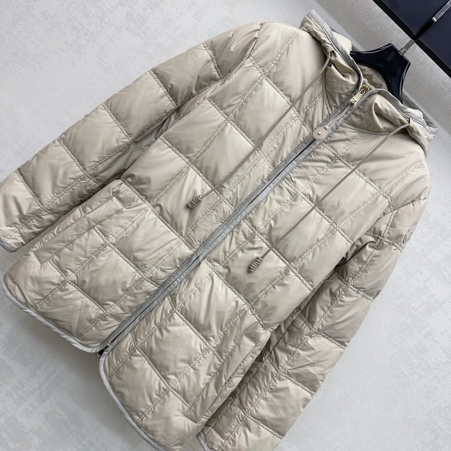 Куртки И Пуховики Женские Moncler 18555768