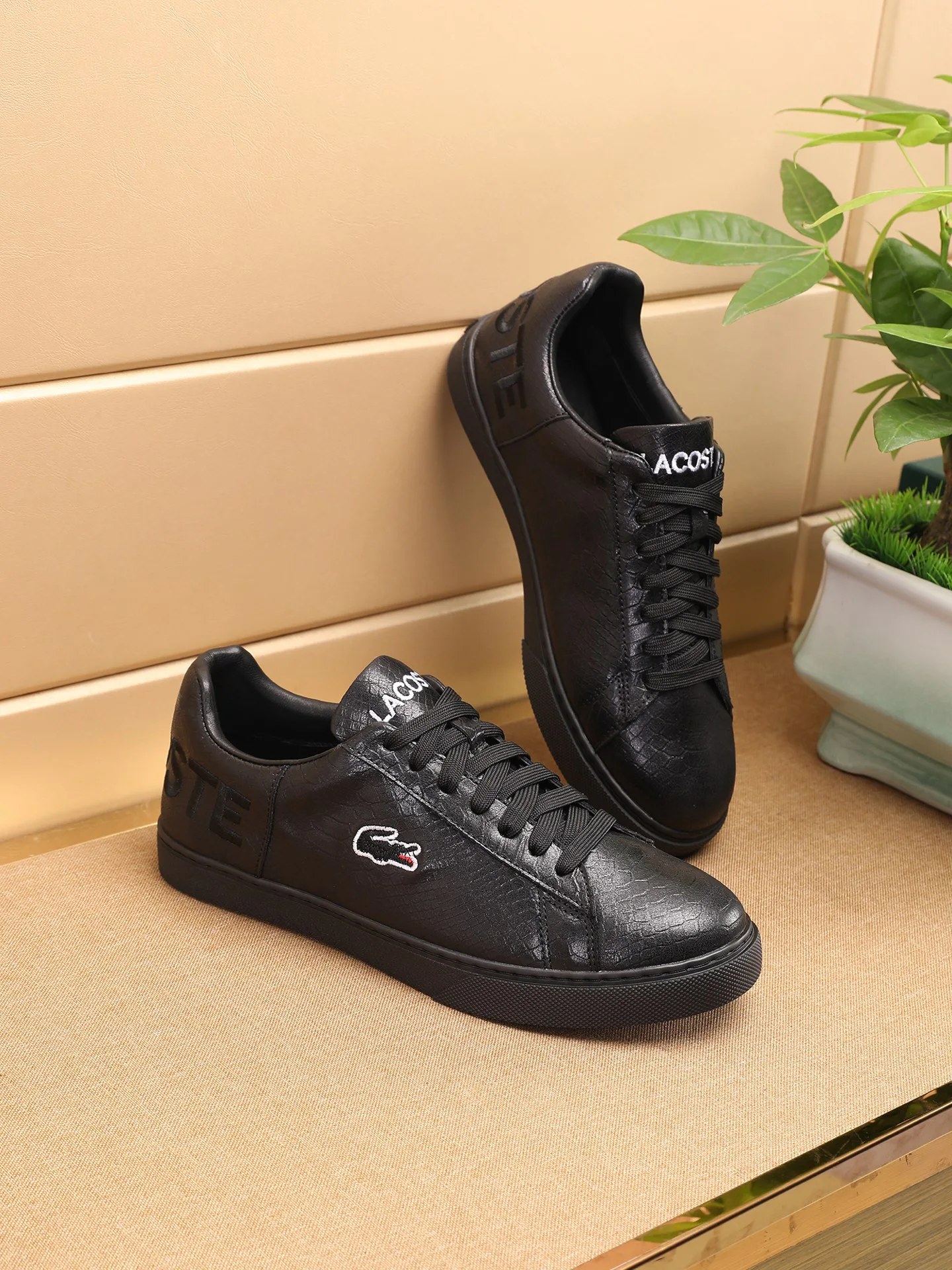 Кроссовки Мужские Lacoste 17818246
